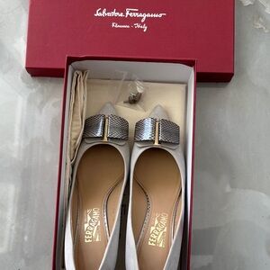 Salvatore Ferragamo Ivory Pointed Bow Flats with Metallic Accent